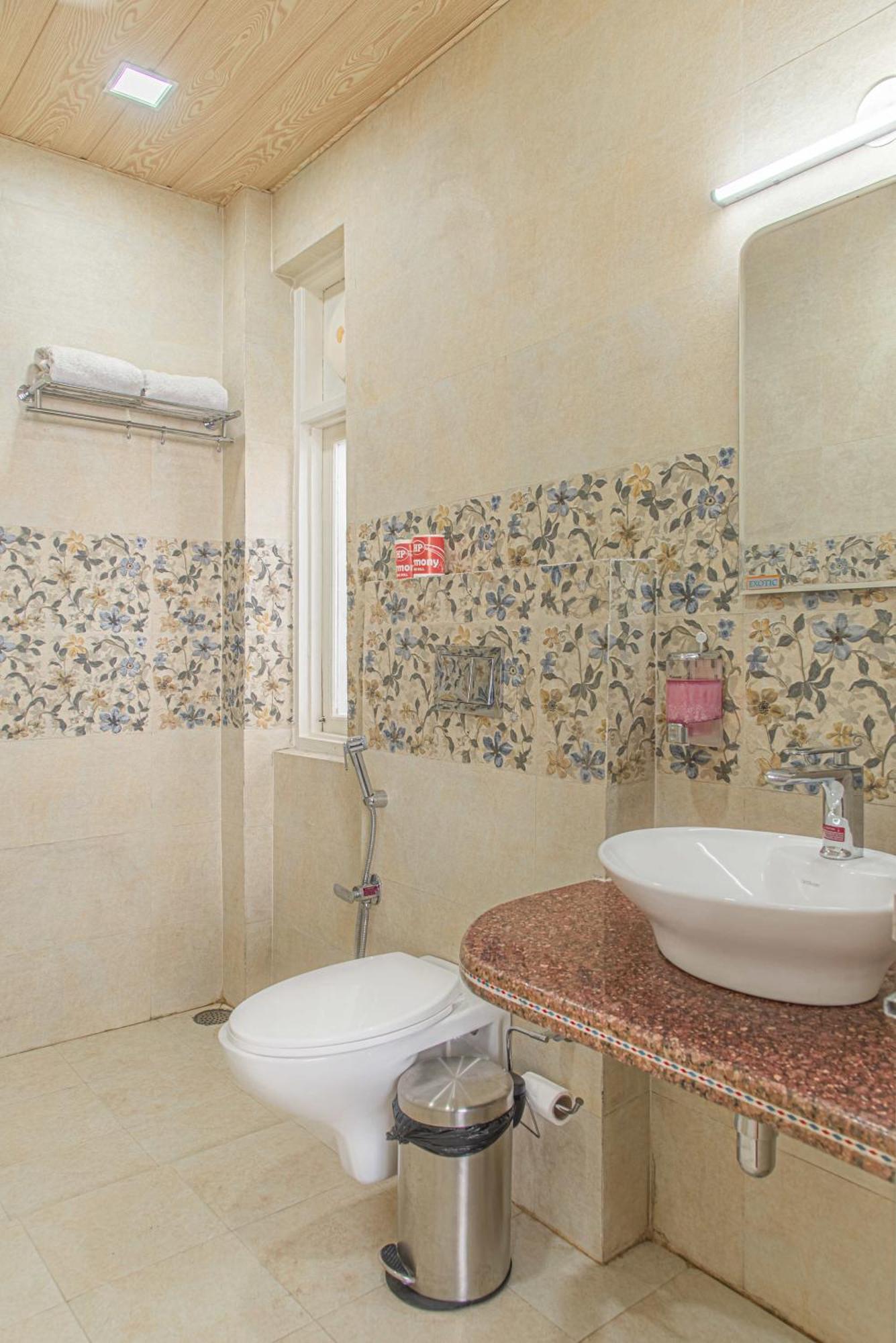 Echor - The Koti Village Resort Куфри Екстериор снимка
